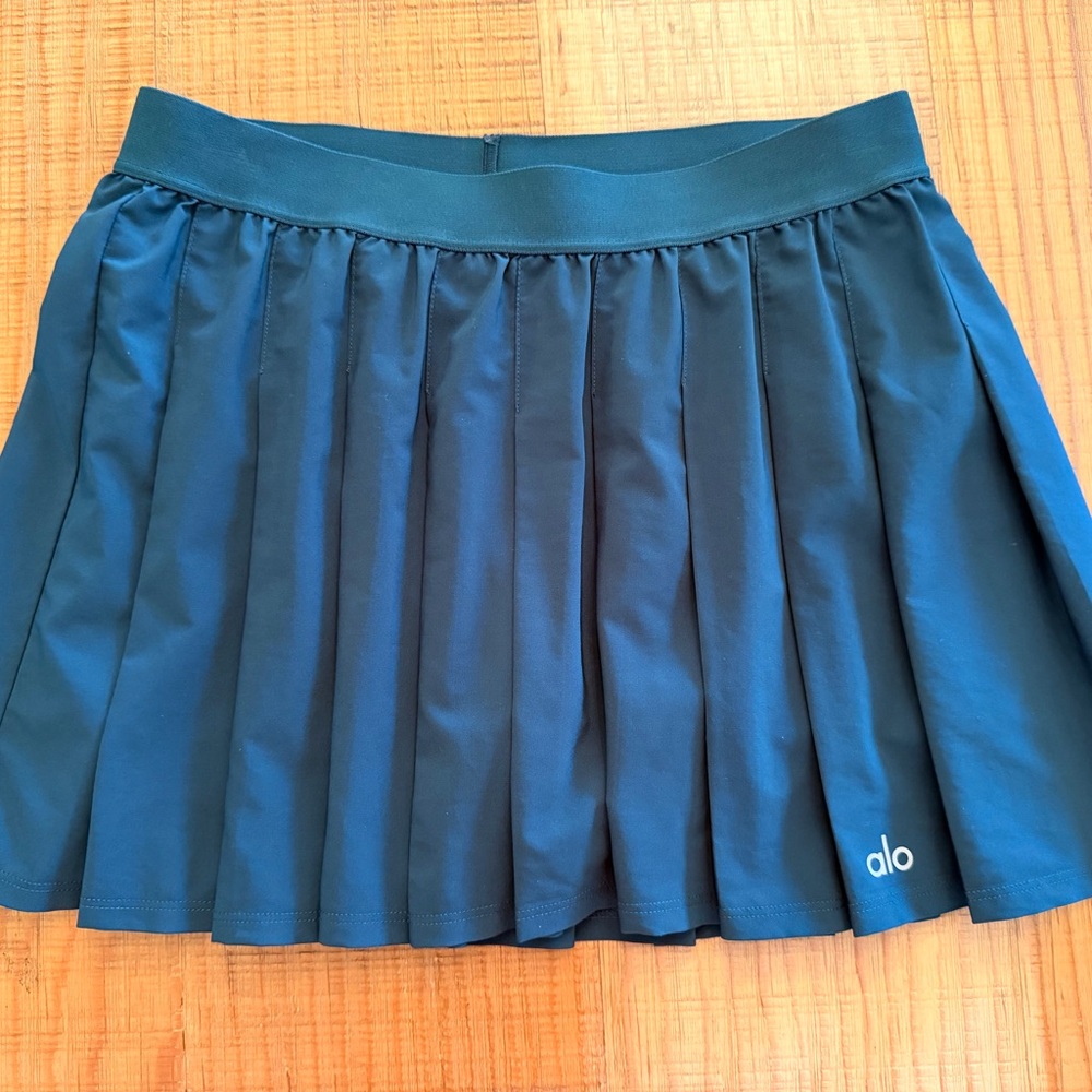 ALO Yoga varsity tennis skirt midnight green